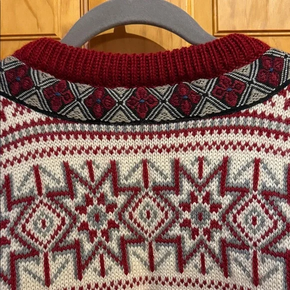 Dale of Norway Red and White Faire Isle Patterned Sweater, Size M - Picture 11 of 15